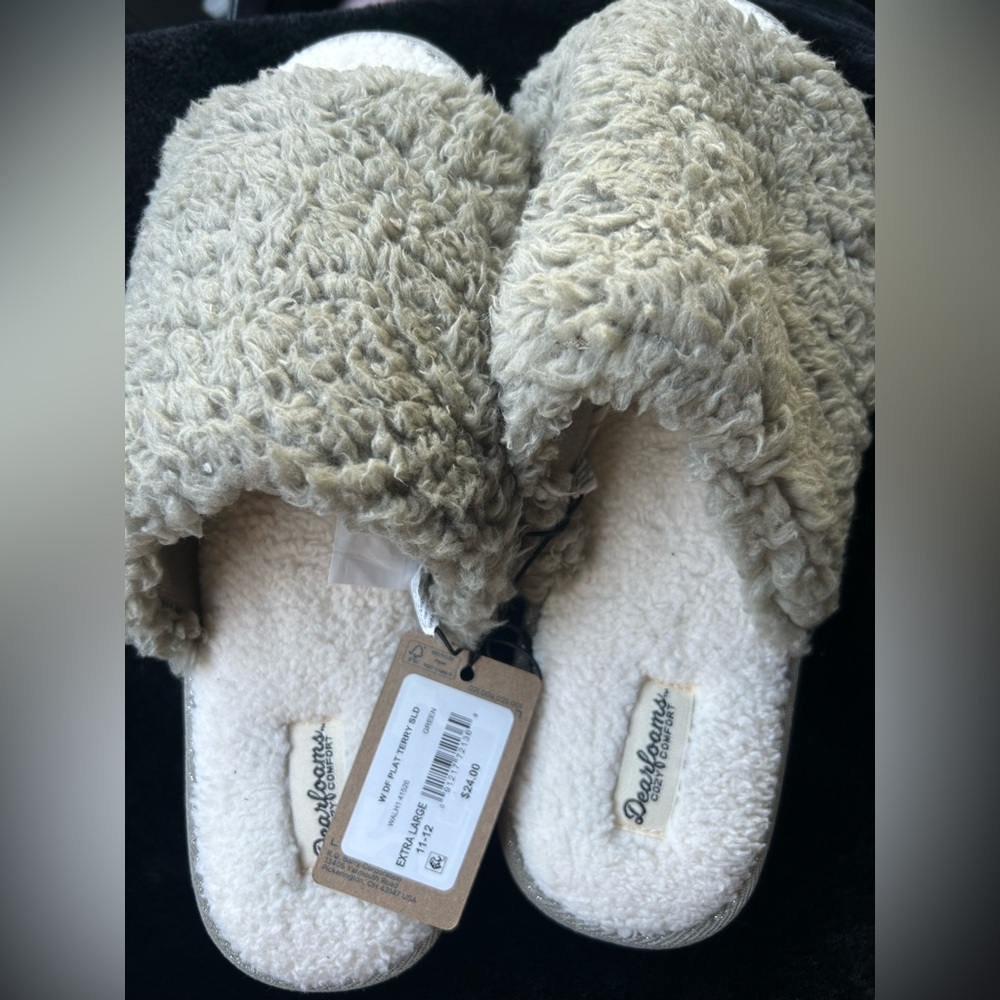 Dearfoams Plush Cream Slippers